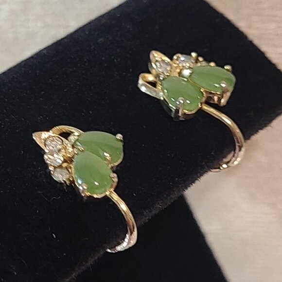 Vintage Jade- Gold-tone Screwback Earrings - Picture 4 of 6